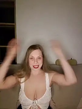 katiestevens online show from 10-31-25, 10:11