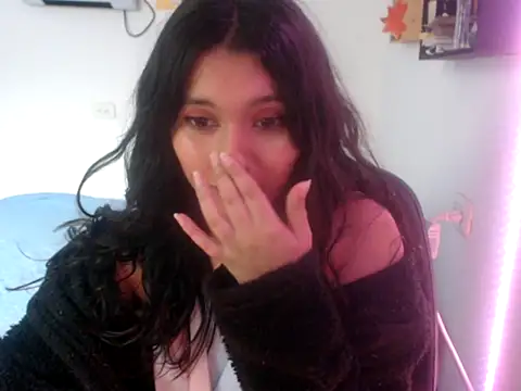 Snapshot of HannaKlein chatting on 09-08-25, 05:34 HannaKlein online show from 09-08-25, 05:34