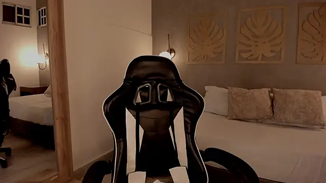 caro03x online show from 04-15-26, 02:18