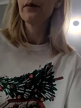 Snapshot of AvelinaLeoni chatting on 02-19-26, 06:31 AvelinaLeoni online show from 02-19-26, 06:31