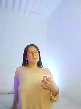 Snapshot of Elle_Lee_ chatting on 12-06-24, 02:13 Elle Lee online show from 12-06-24, 02:13