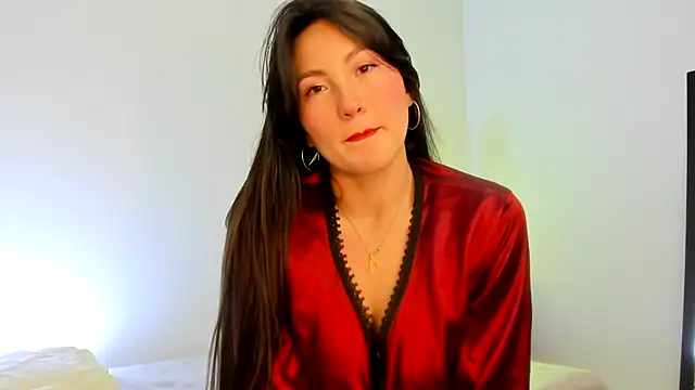 Snapshot of Elle_Lee_ chatting on 01-03-25, 11:23 Elle Lee online show from 01-03-25, 11:23