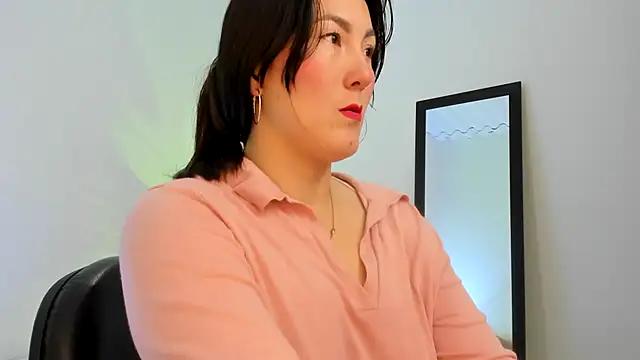 Snapshot of Elle_Lee_ chatting on 01-04-25, 07:55 Elle Lee online show from 01-04-25, 07:55