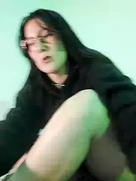 Snapshot of Elle_Lee_ chatting on 02-01-25, 02:26 Elle Lee online show from 02-01-25, 02:26
