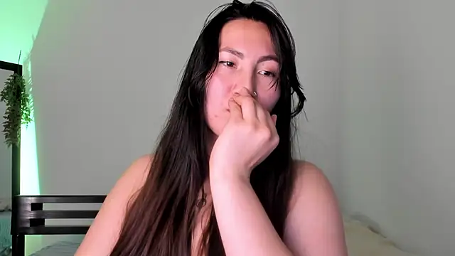 Snapshot of Elle_Lee_ chatting on 02-24-25, 07:52 Elle Lee online show from 02-24-25, 07:52