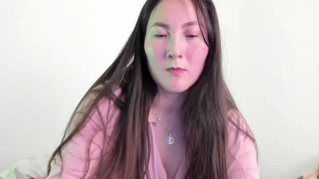 Snapshot of Elle_Lee_ chatting on 03-03-25, 02:58 Elle Lee online show from 03-03-25, 02:58