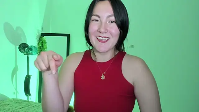 Snapshot of Elle_Lee_ chatting on 03-11-25, 12:00 Elle Lee online show from 03-11-25, 12:00