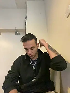 Snapshot of Alexandrupgixx chatting on 01-14-25, 02:29 Alexandrupgixx online show from 01-14-25, 02:29