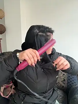 karenlennox1 online show from 02-16-26, 11:01