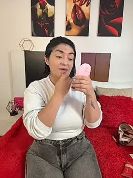 karenlennox1 online show from 07-06-26, 10:56