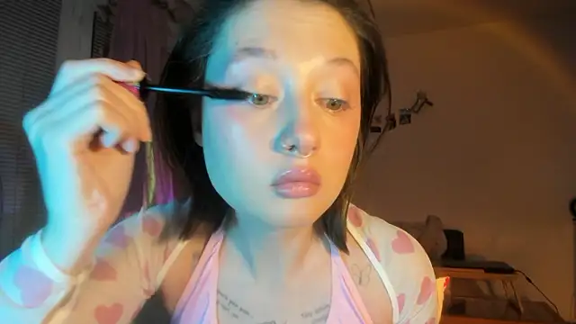 Snapshot of Jenny_darling_love chatting on 02-21-26, 07:15 Jenny darling love online show from 02-21-26, 07:15