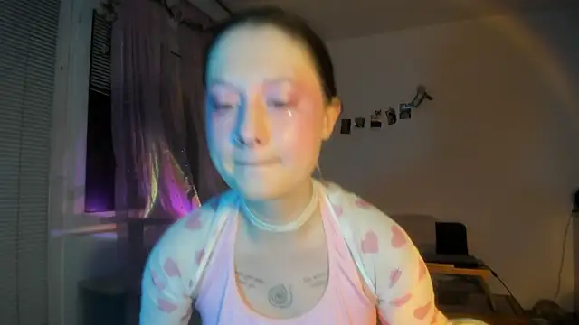 Snapshot of Jenny_darling_love chatting on 03-05-26, 07:10 Jenny darling love online show from 03-05-26, 07:10