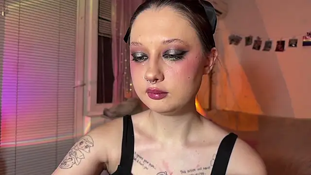 Snapshot of Jenny_darling_love chatting on 06-30-26, 07:04 Jenny darling love online show from 06-30-26, 07:04