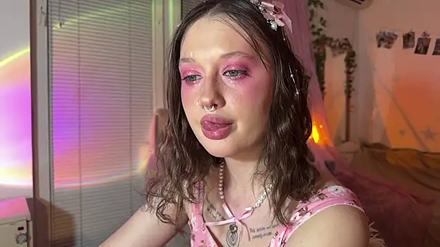 Snapshot of Jenny_darling_love chatting on 07-24-26, 07:01 Jenny darling love online show from 07-24-26, 07:01