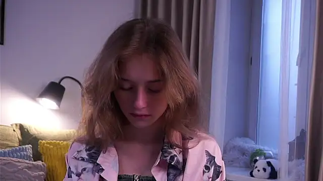 Snapshot of EdlinHargus chatting on 10-29-25, 01:41 EdlinHargus online show from 10-29-25, 01:41