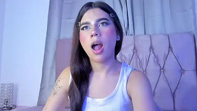 Snapshot of Ashley_piinkk_ chatting on 02-05-25, 07:18 Ashley piinkk  online show from 02-05-25, 07:18