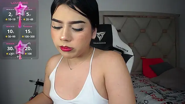 Snapshot of Ashley_piinkk_ chatting on 05-28-26, 04:43 Ashley piinkk online show from 05-28-26, 04:43