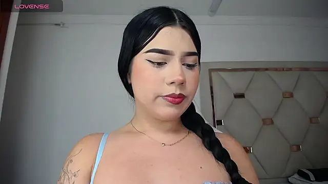 Snapshot of Ashley_piinkk_ chatting on 06-14-26, 05:53 Ashley piinkk online show from 06-14-26, 05:53
