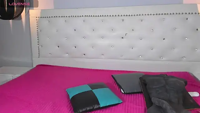 Snapshot of Georgis_ chatting on 12-09-24, 12:19 Georgis  online show from 12-09-24, 12:19