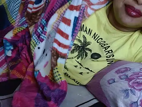 Snapshot of TASHa009 chatting on 01-15-25, 01:02 TASHa009 online show from 01-15-25, 01:02