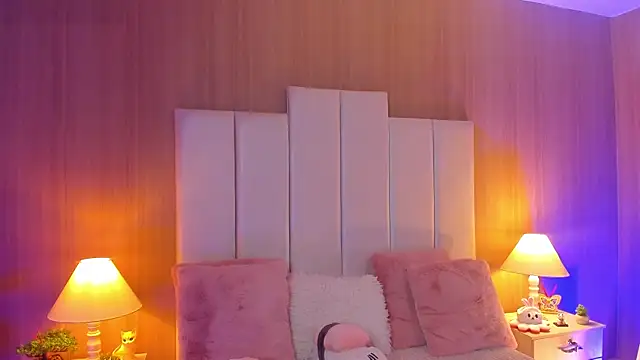 Snapshot of CaseyPiierce chatting on 11-06-25, 07:59 CaseyPiierce online show from 11-06-25, 07:59