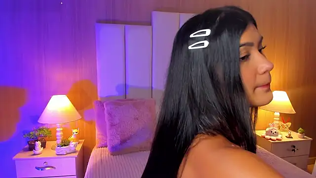 Snapshot of CaseyPiierce chatting on 11-10-25, 07:57 CaseyPiierce online show from 11-10-25, 07:57