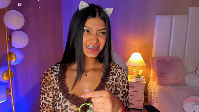 Snapshot of CaseyPiierce chatting on 11-19-25, 08:31 CaseyPiierce online show from 11-19-25, 08:31