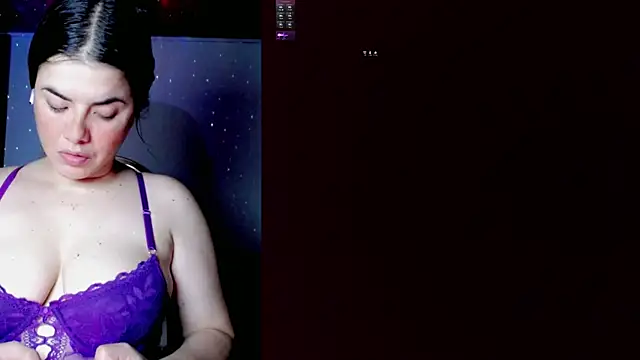 Snapshot of Tamaraa_wet chatting on 07-23-26, 03:15 Tamaraa wet online show from 07-23-26, 03:15