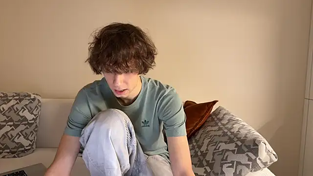 Snapshot of denobluorka chatting on 12-17-25, 02:12 denobluorka online show from 12-17-25, 02:12