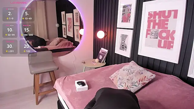 Snapshot of Kayla_stern_ chatting on 11-06-25, 07:37 Kayla stern online show from 11-06-25, 07:37