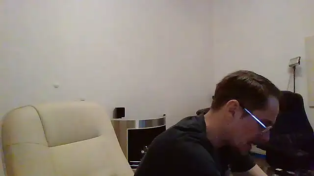 Snapshot of Minm666 chatting on 12-21-24, 04:52 Minm666 online show from 12-21-24, 04:52