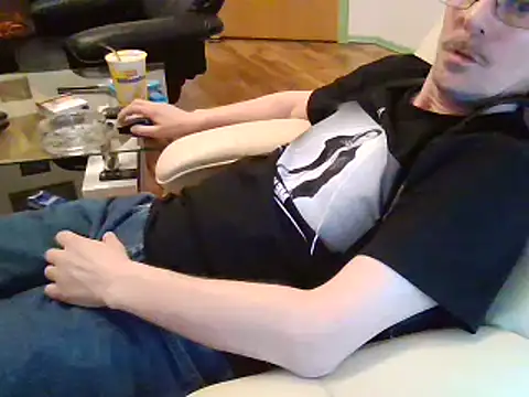 Snapshot of Minm666 chatting on 12-28-24, 10:23 Minm666 online show from 12-28-24, 10:23