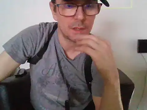 Snapshot of Minm666 chatting on 02-04-25, 03:11 Minm666 online show from 02-04-25, 03:11