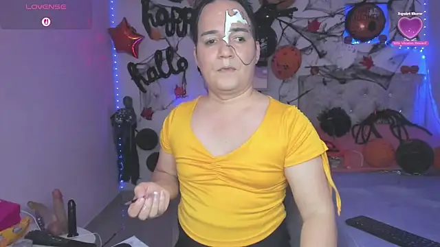 Snapshot of tania_lucia1 chatting on 10-28-25, 09:06 tania lucia1 online show from 10-28-25, 09:06