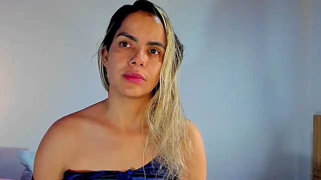 Snapshot of ClaraMariaMon chatting on 02-23-25, 02:46 ClaraMariaMon online show from 02-23-25, 02:46