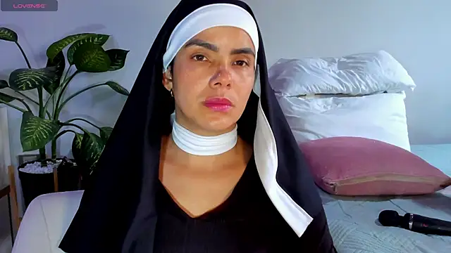 Snapshot of ClaraMariaMon chatting on 02-24-25, 05:20 ClaraMariaMon online show from 02-24-25, 05:20