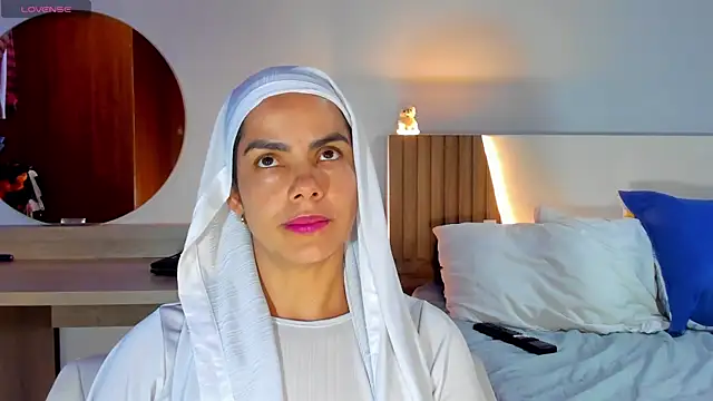 Snapshot of ClaraMariaMon chatting on 03-06-25, 09:42 ClaraMariaMon online show from 03-06-25, 09:42