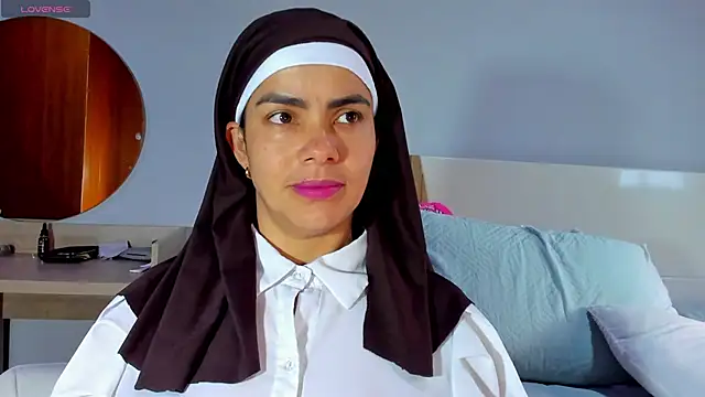 Snapshot of ClaraMariaMon chatting on 03-15-25, 01:40 ClaraMariaMon online show from 03-15-25, 01:40