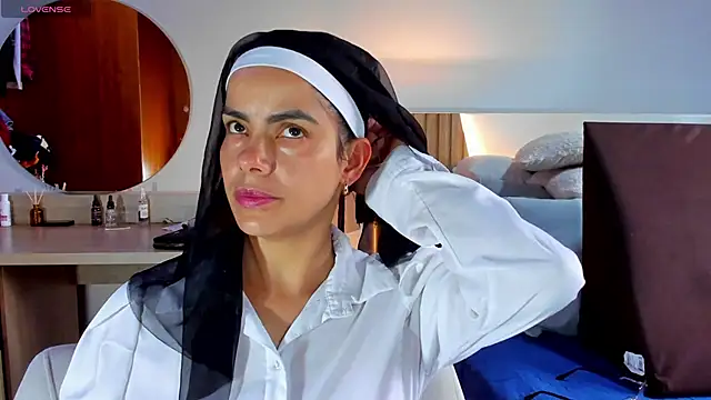 Snapshot of ClaraMariaMon chatting on 03-17-25, 04:11 ClaraMariaMon online show from 03-17-25, 04:11