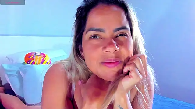 Snapshot of ClaraMariaMon chatting on 03-22-25, 07:31 ClaraMariaMon online show from 03-22-25, 07:31