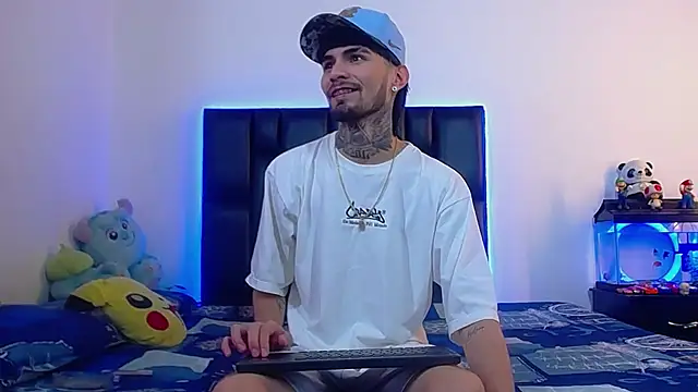 Snapshot of Brutal_Sex_Fucking chatting on 06-17-26, 10:43 Brutal Sex Fucking online show from 06-17-26, 10:43