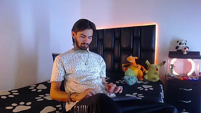 Snapshot of Brutal_Sex_Fucking chatting on 07-28-26, 11:15 Brutal Sex Fucking online show from 07-28-26, 11:15