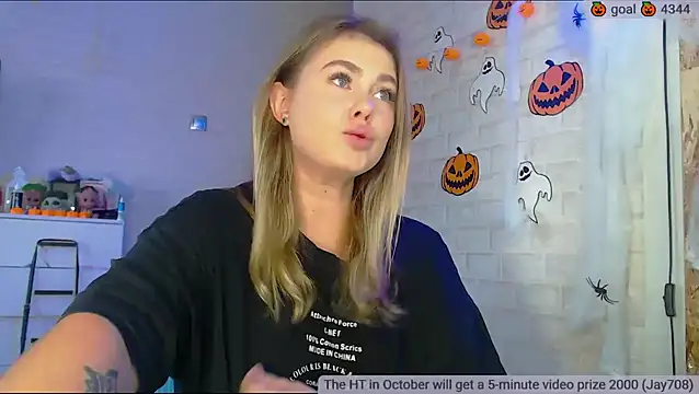 SuchCute online show from 10-24-25, 02:52