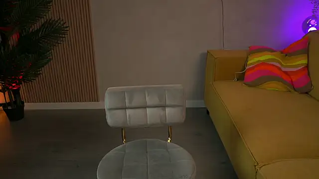 emma land online show from 12-16-25, 07:52