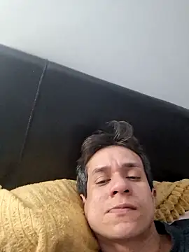 Snapshot of Tulio_maravilha12 chatting on 03-14-26, 01:34 Tulio maravilha12 online show from 03-14-26, 01:34