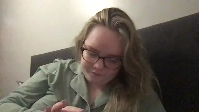 honeyyy24 online show from 02-22-26, 11:25