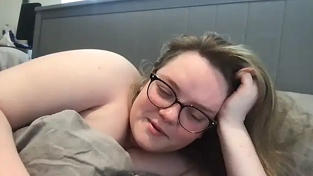 honeyyy24 online show from 06-07-26, 11:47
