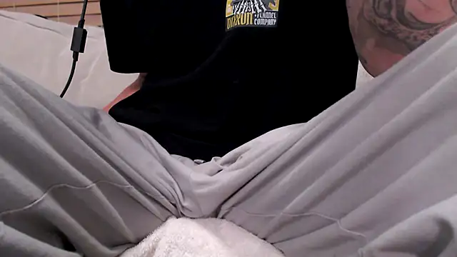 Snapshot of JohnnyKorrupt_ chatting on 10-15-25, 08:03 JohnnyKorrupt  online show from 10-15-25, 08:03