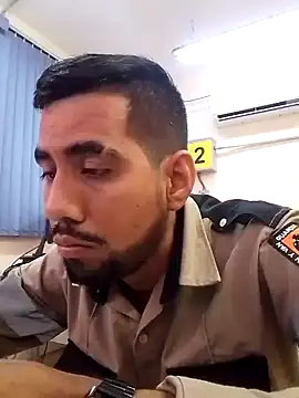 Snapshot of EnriquePersian197 chatting on 01-16-25, 02:08 EnriquePersian197 online show from 01-16-25, 02:08