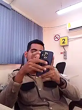 Snapshot of EnriquePersian197 chatting on 01-23-25, 06:03 EnriquePersian197 online show from 01-23-25, 06:03